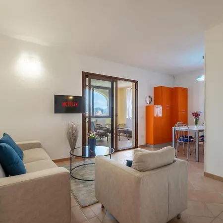 Elegante Vista Mare Apartment Olbia