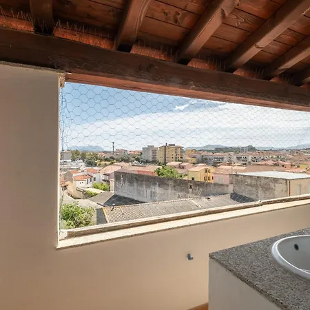Elegante Vista Mare Apartment Olbia